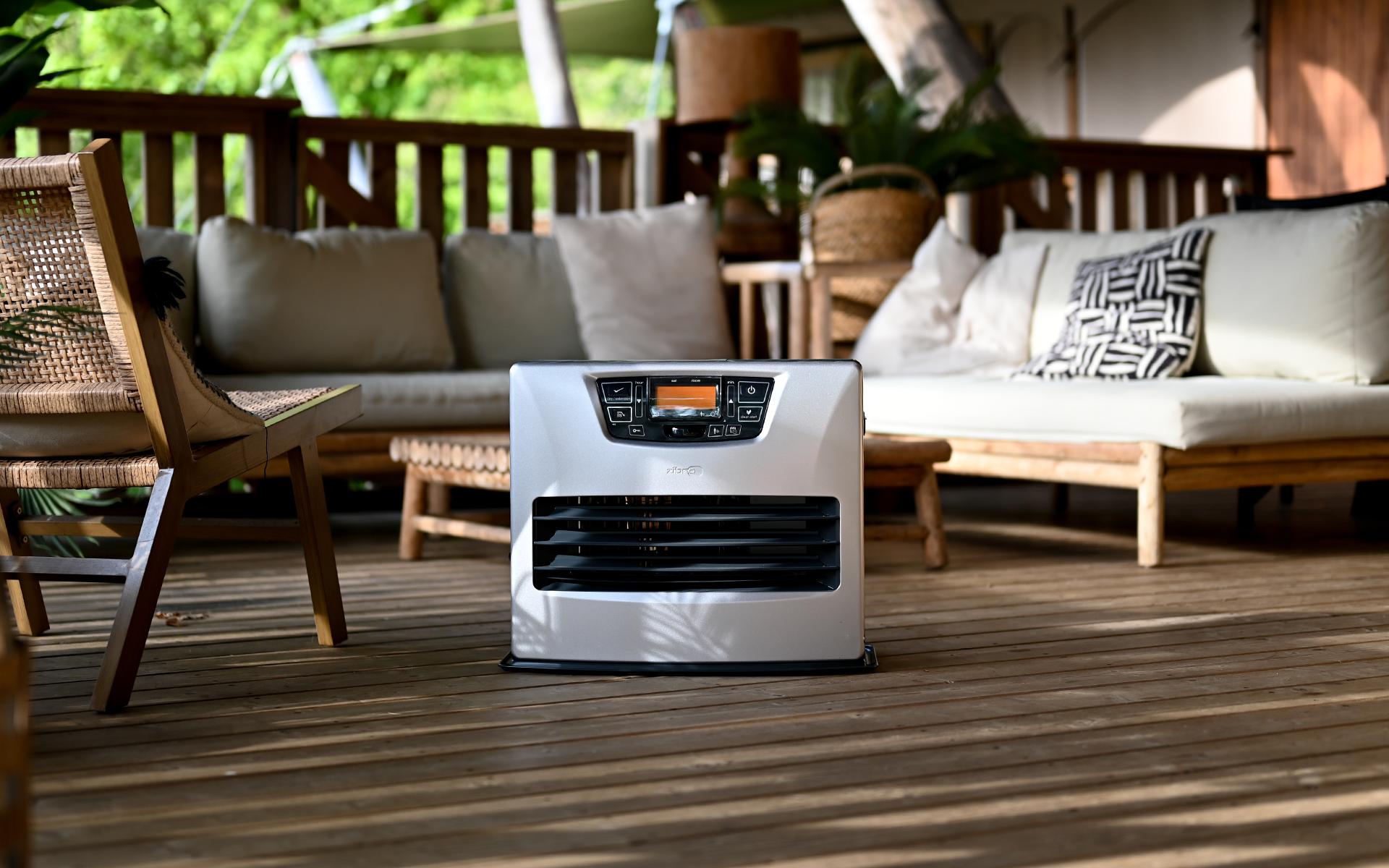 Aquecedor de espaço portátil para um calor interior acolhedor. Eficiente em termos energéticos, silencioso, ideal para aquecimento doméstico.