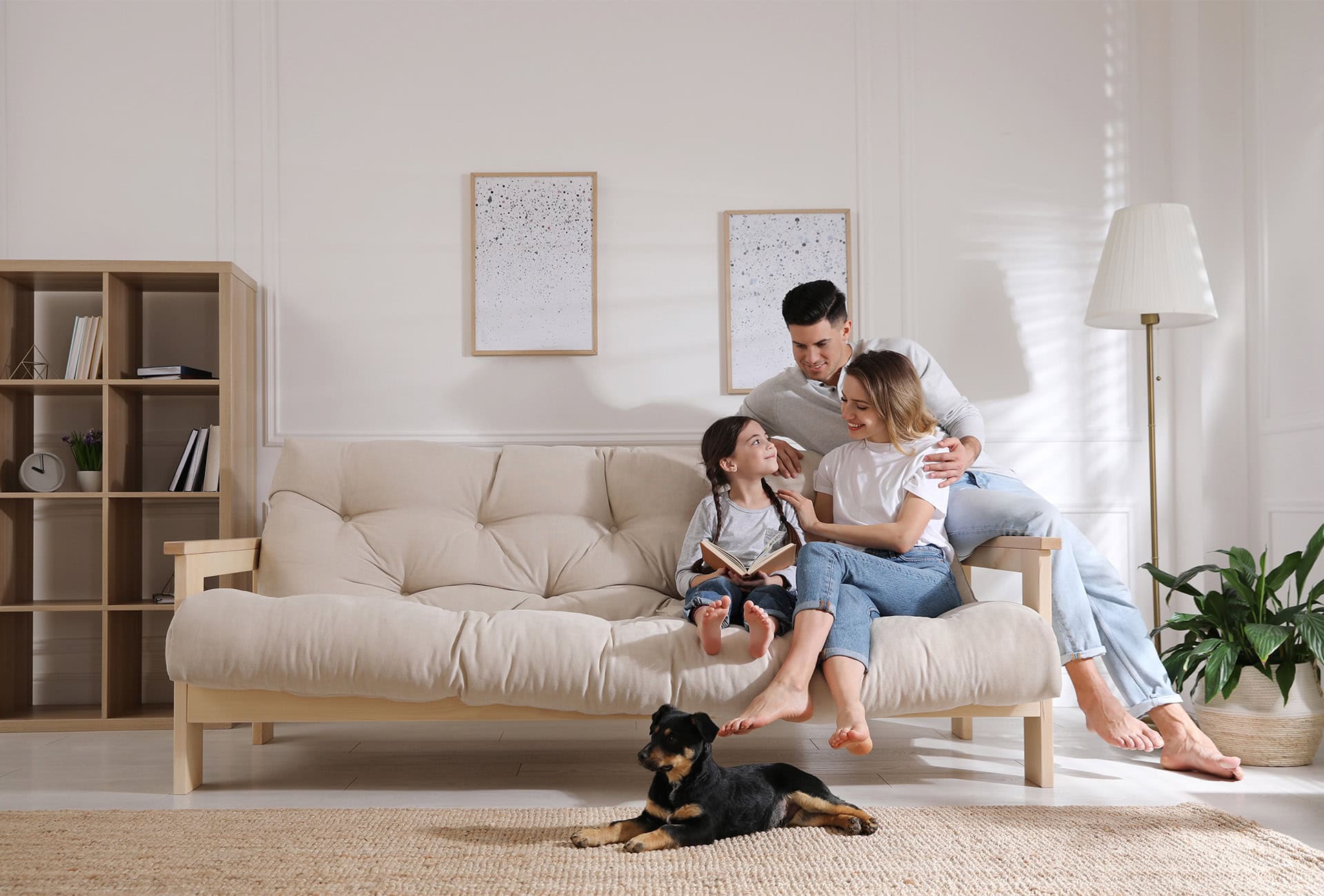 Toyotomi Europe homepage banner with a family enjoying indoor climate comfort from Zibro